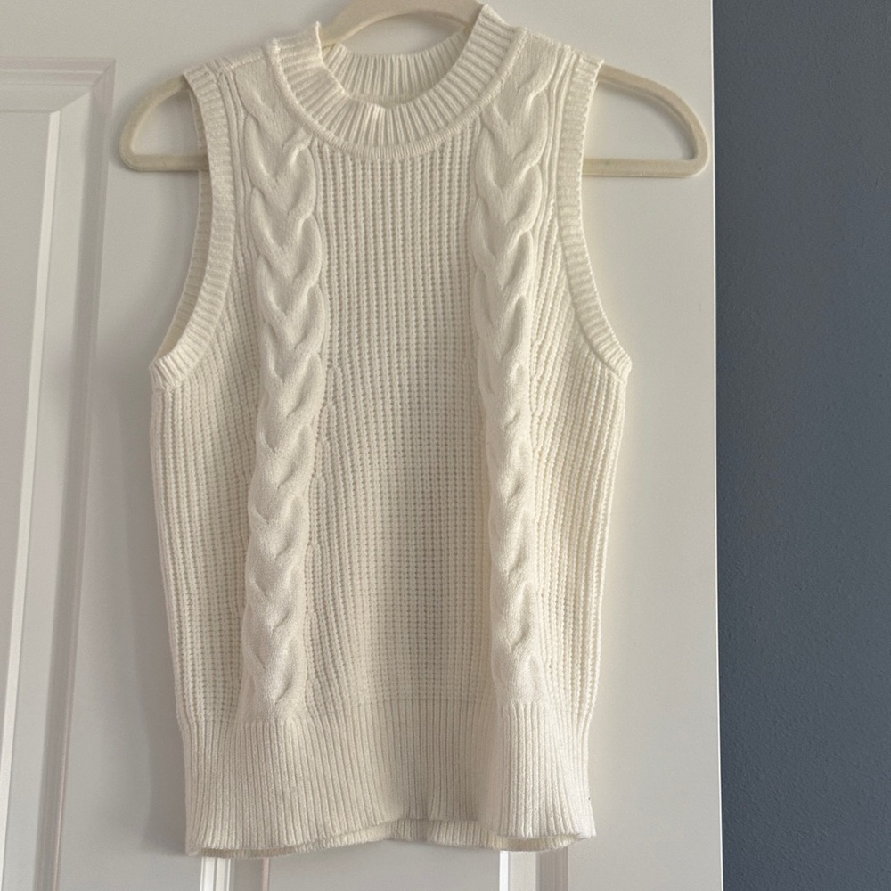 Cyrus Women's Sweater - Cream Cable Knit